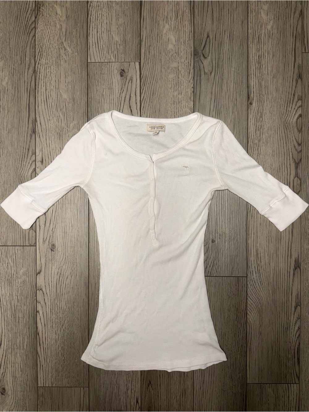 Vintage y2k Abercrombie & fitch 3/4 sleeve Henley Bella swan top